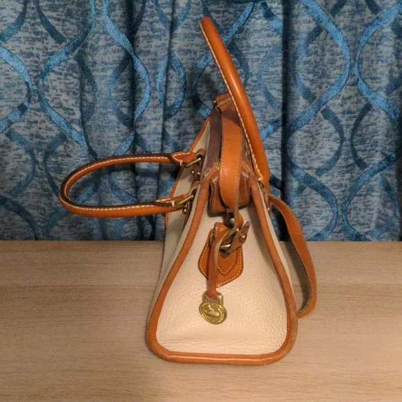 SOLD Dooney & Bourke London Tan and Cream Satchel with Vintage Charm Crossbody - Picture 3 of 8